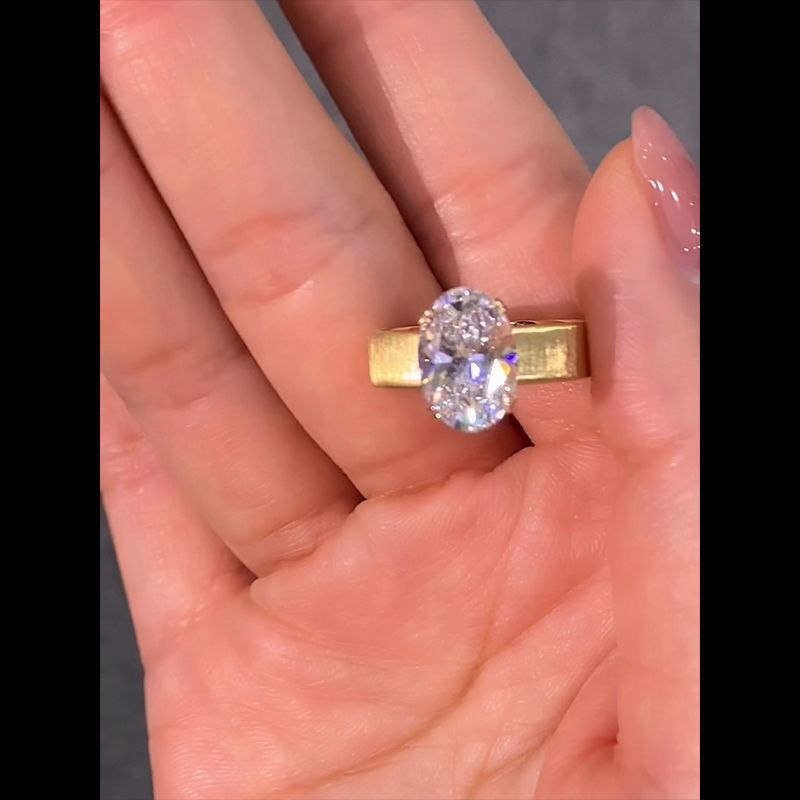 Golden Salad Silk Satin Oval Pigeon Egg Ring