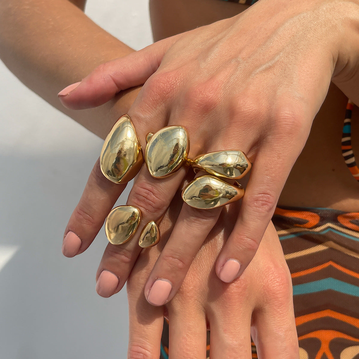 Women's Exaggerated Instagram-Style Metallic Glossy Geometric Cross Ring