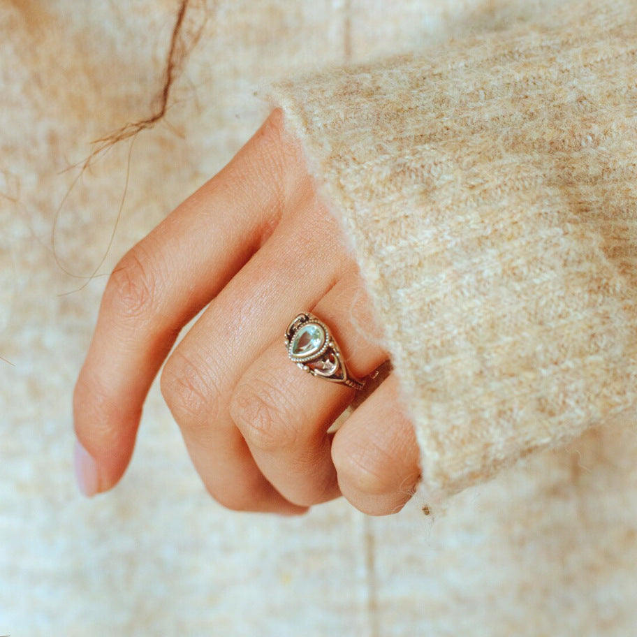 Stylish And Elegant Zircon Ring With A Circular Design
