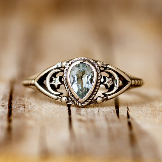 Stylish And Elegant Zircon Ring With A Circular Design