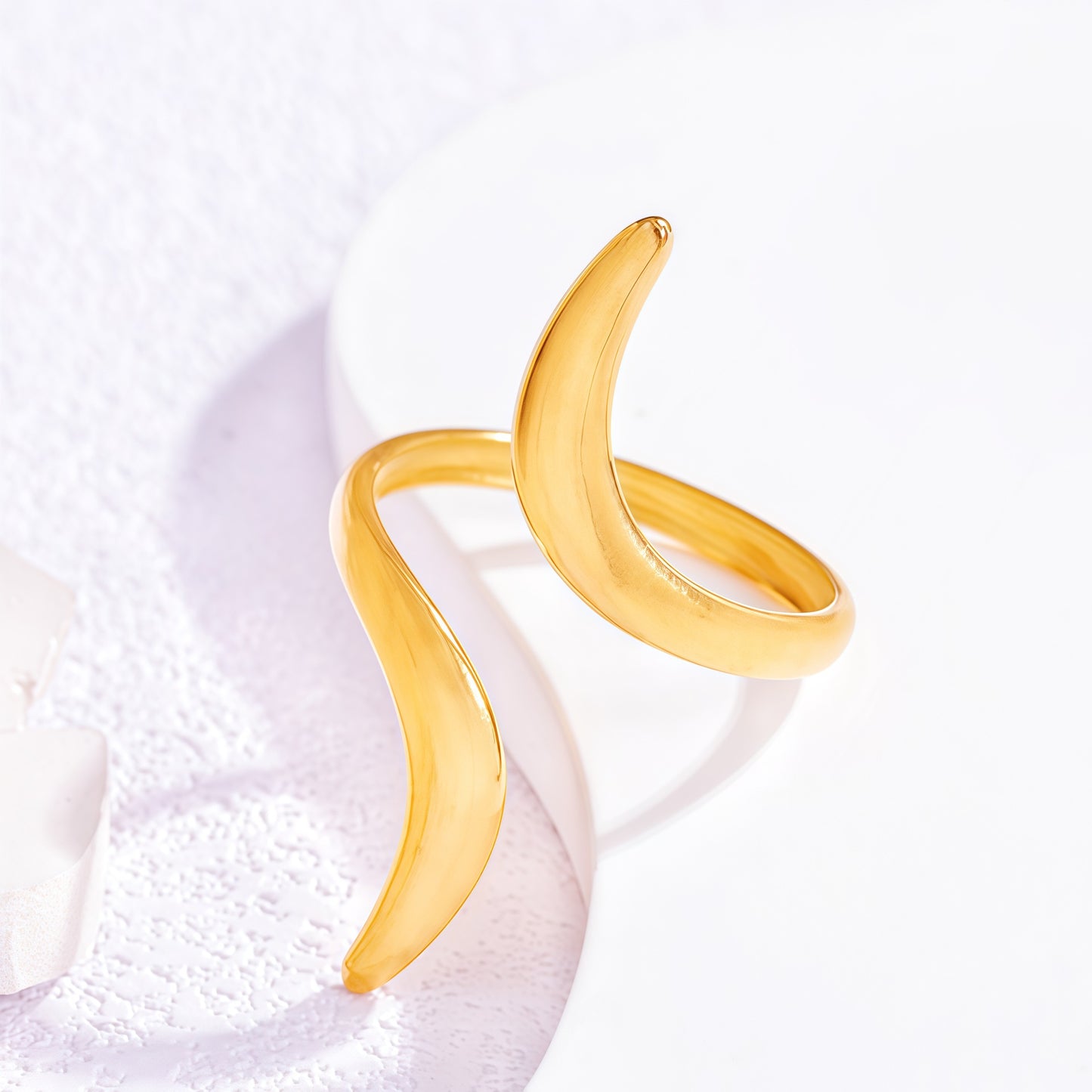 Exaggerated Stainless Steel Ring With A High-end Designer-inspired Look