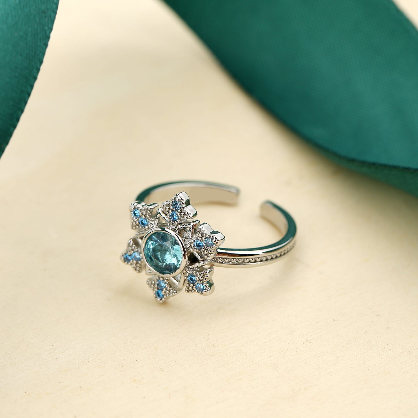 Stylish Sapphire Snowflake Open Ring With A Personalized Hollow Design