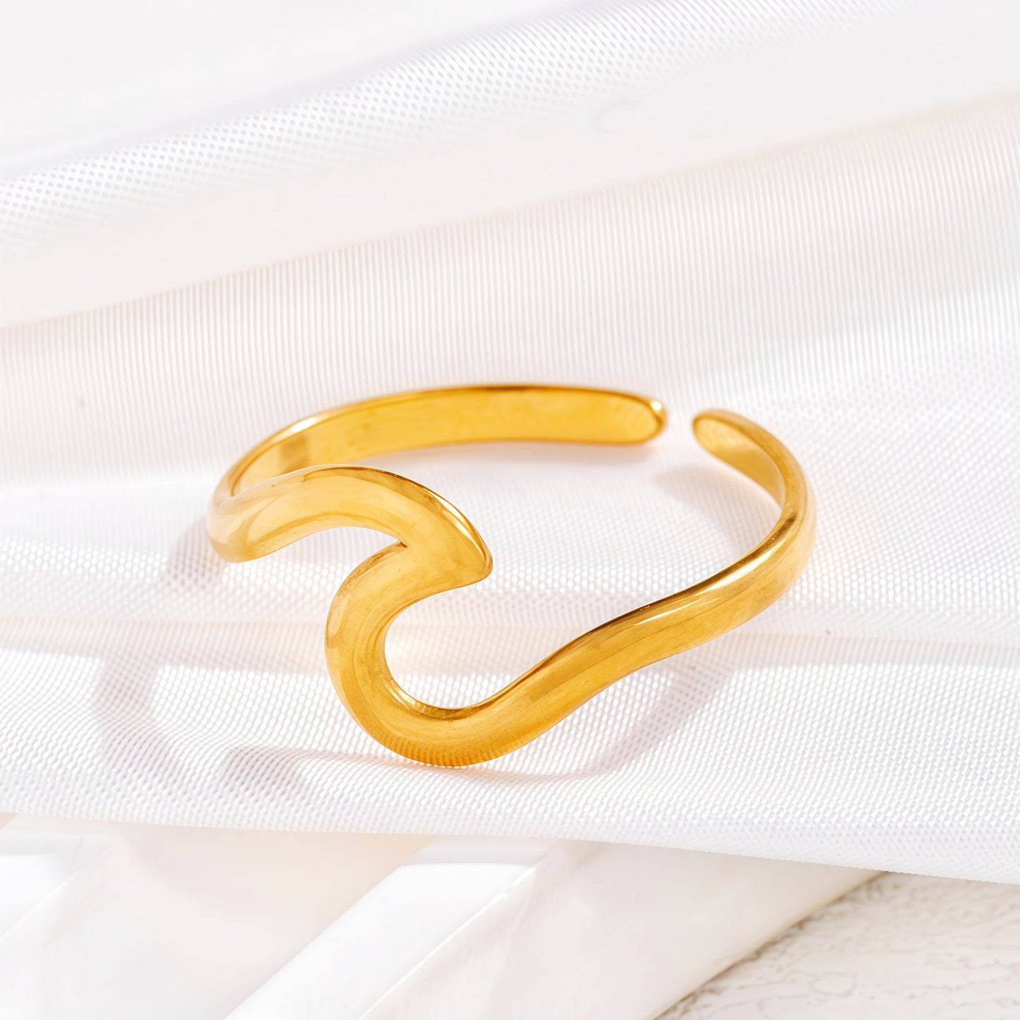 Exaggerated Stainless Steel Ring With A High-end Designer-inspired Look